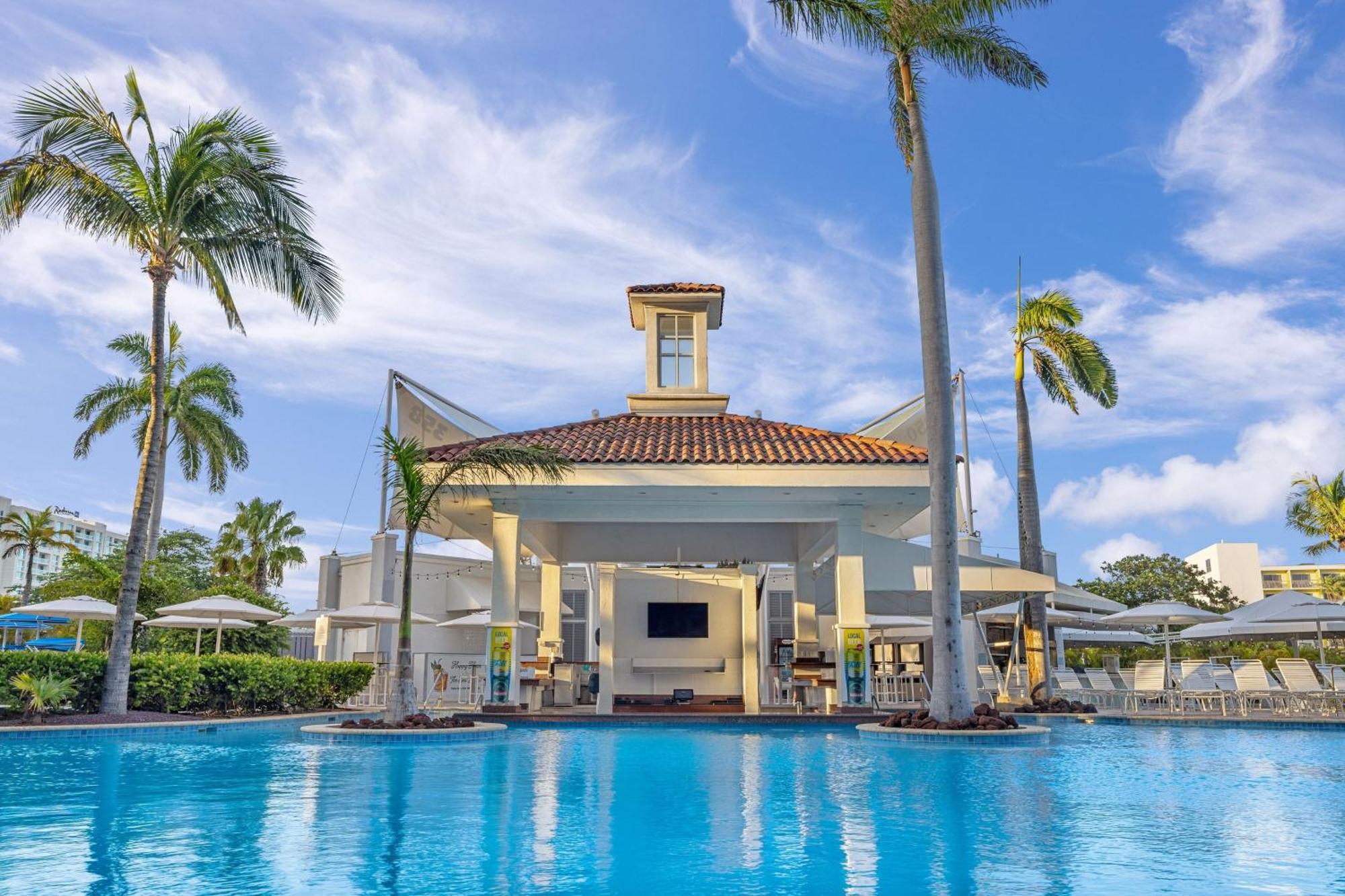 Отель Marriott'S Aruba Surf Club Палм Бич Экстерьер фото