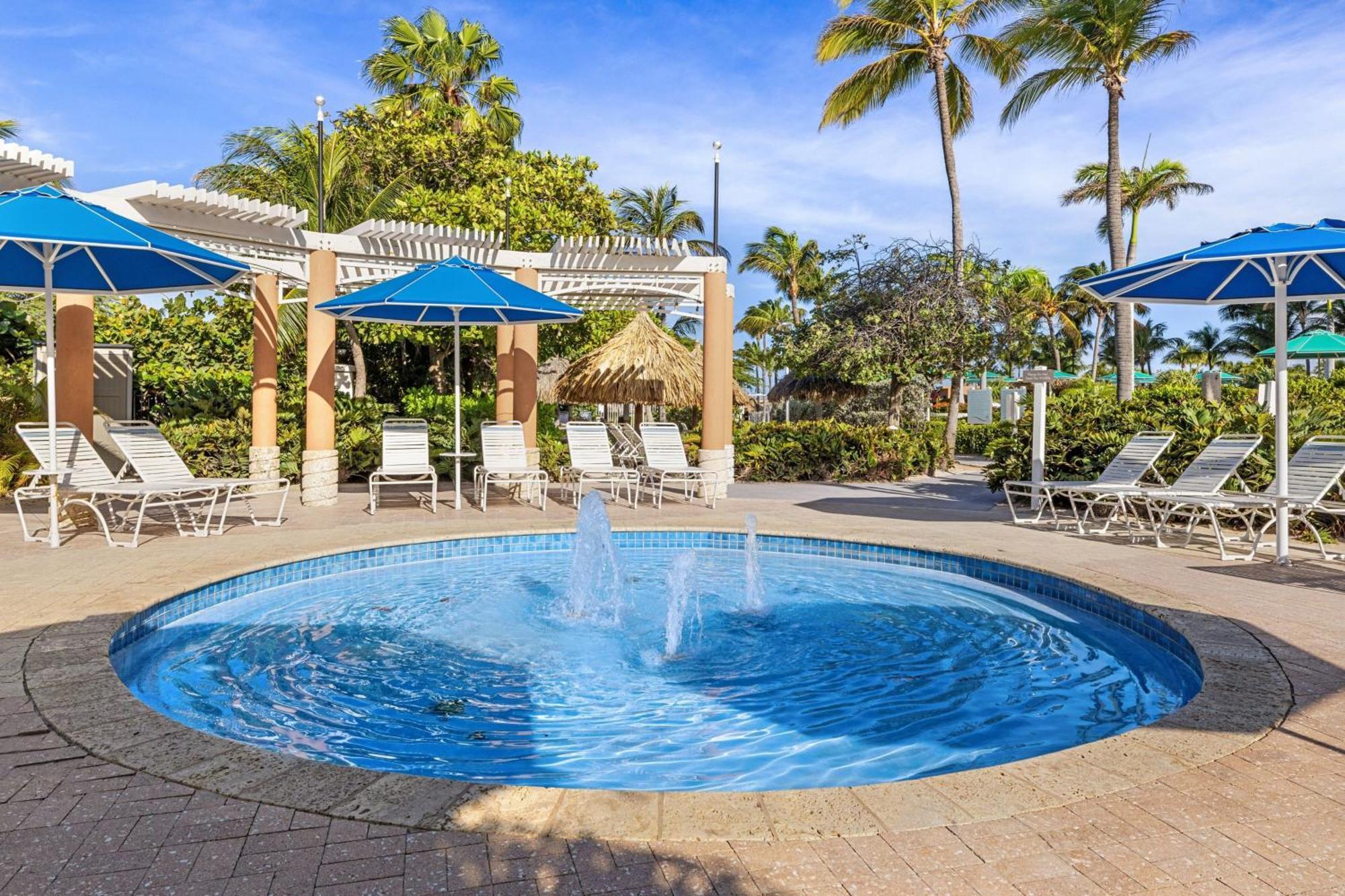 Отель Marriott'S Aruba Surf Club Палм Бич Экстерьер фото